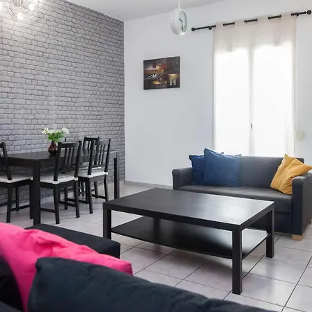 Stylish 1 Bd Apt With Balcony In Kato Petralona Athens