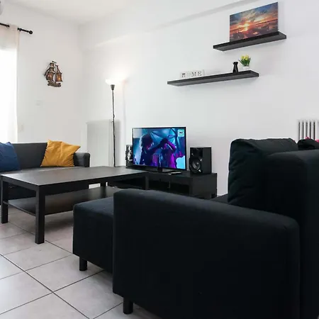 Stylish 1 Bd Apt With Balcony In Kato Petralona