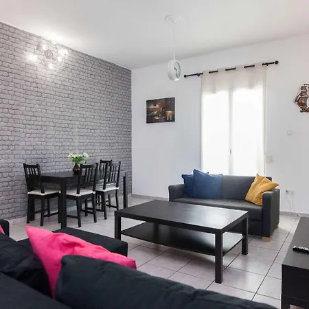 Apartment Stylish 1 Bd Apt With Balcony In Kato Petralona